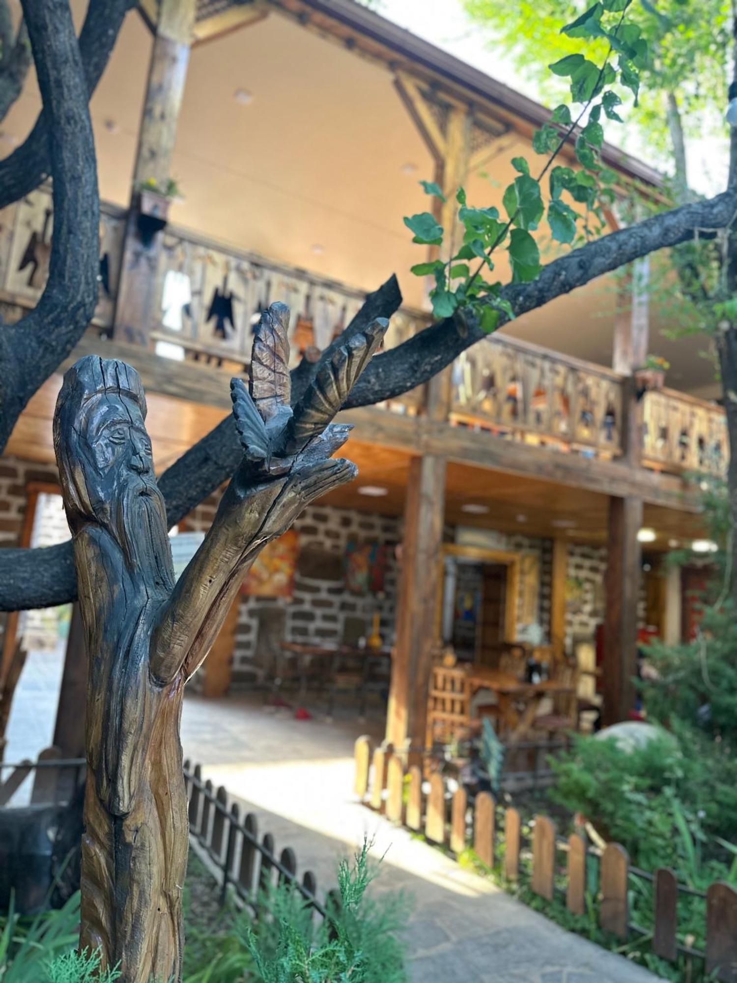 Machanents Art Hotel Vagharshapat Buitenkant foto