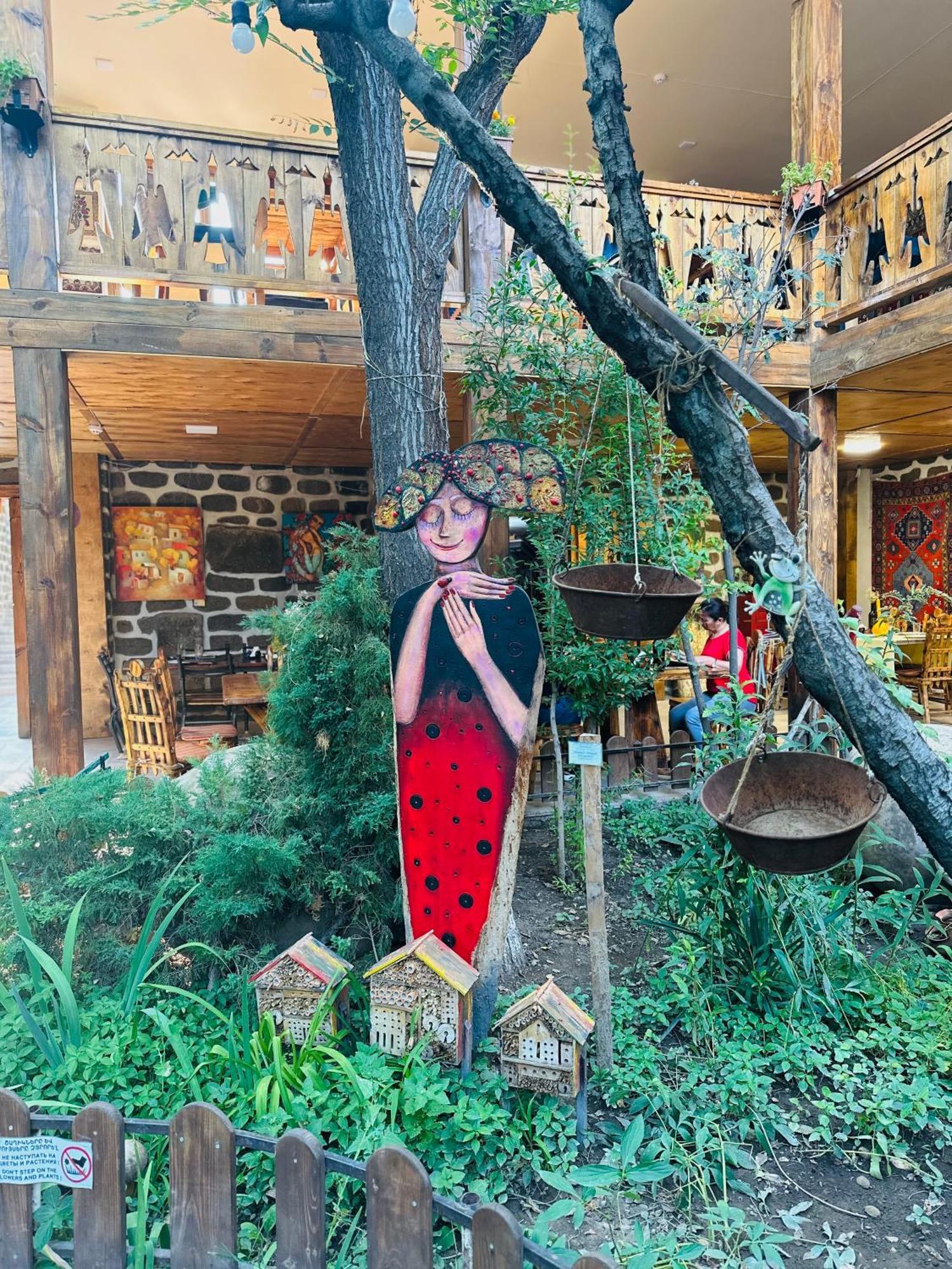 Machanents Art Hotel Vagharshapat Buitenkant foto