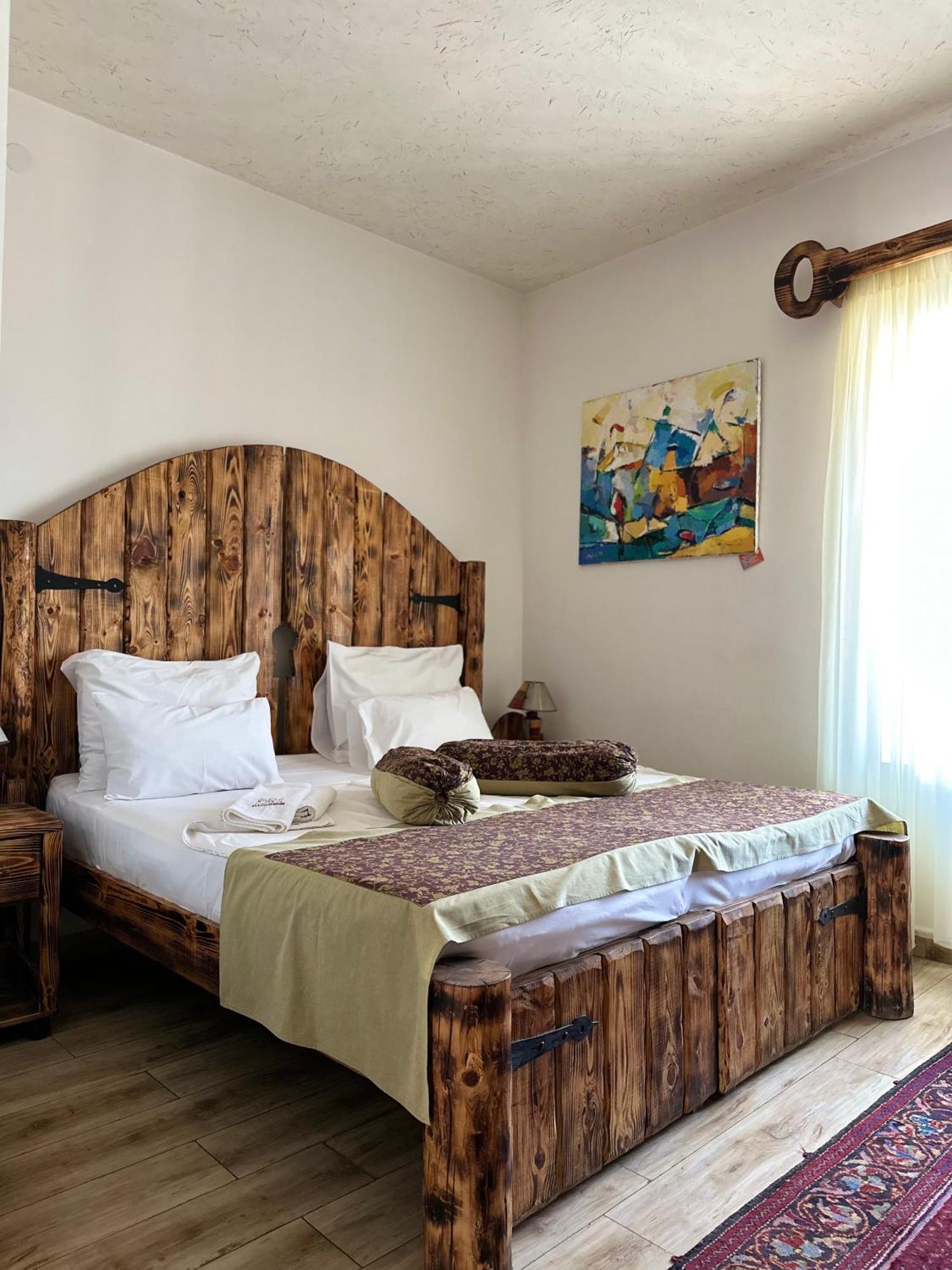 Machanents Art Hotel Vagharshapat Buitenkant foto