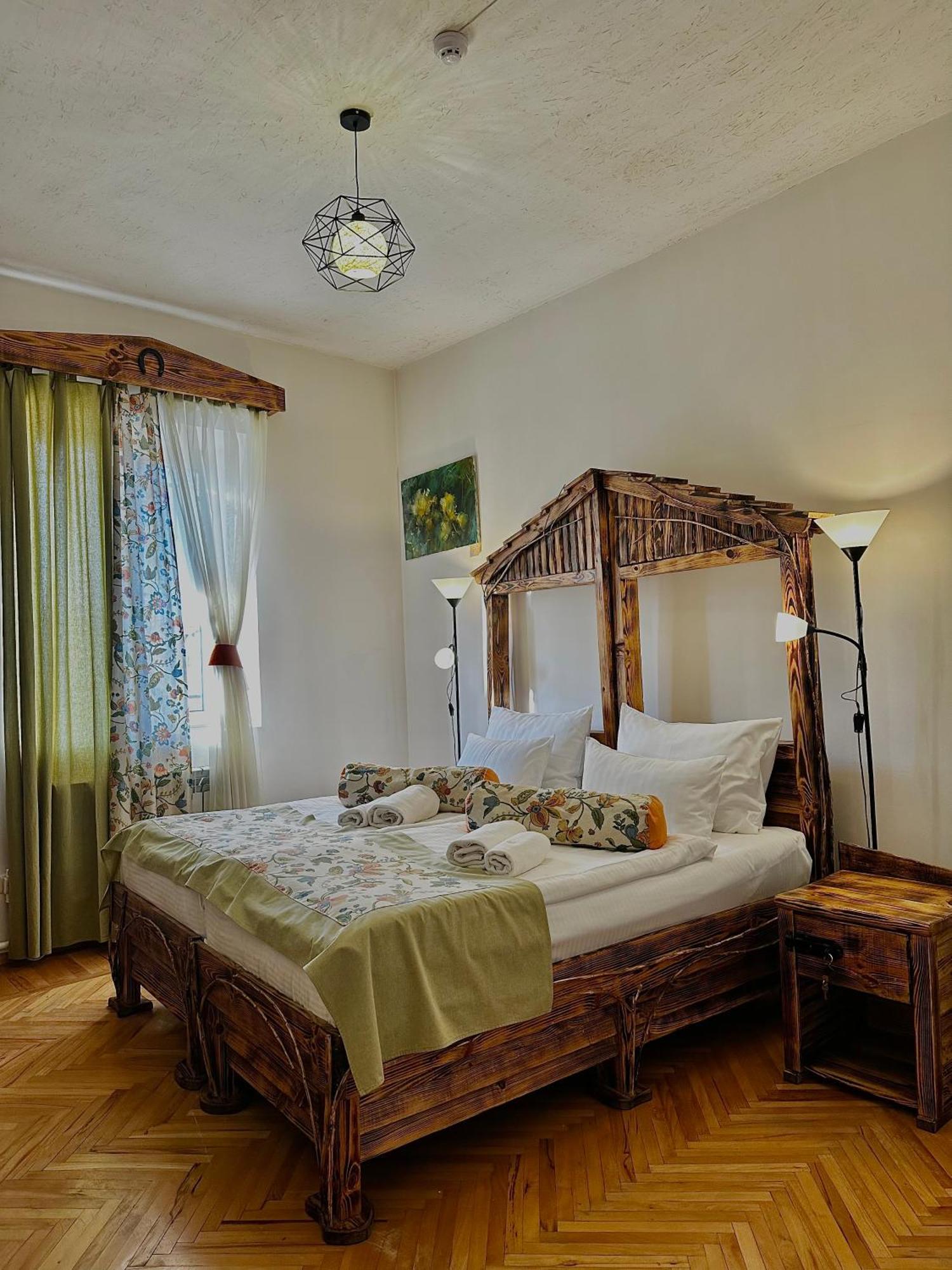 Machanents Art Hotel Vagharshapat Buitenkant foto