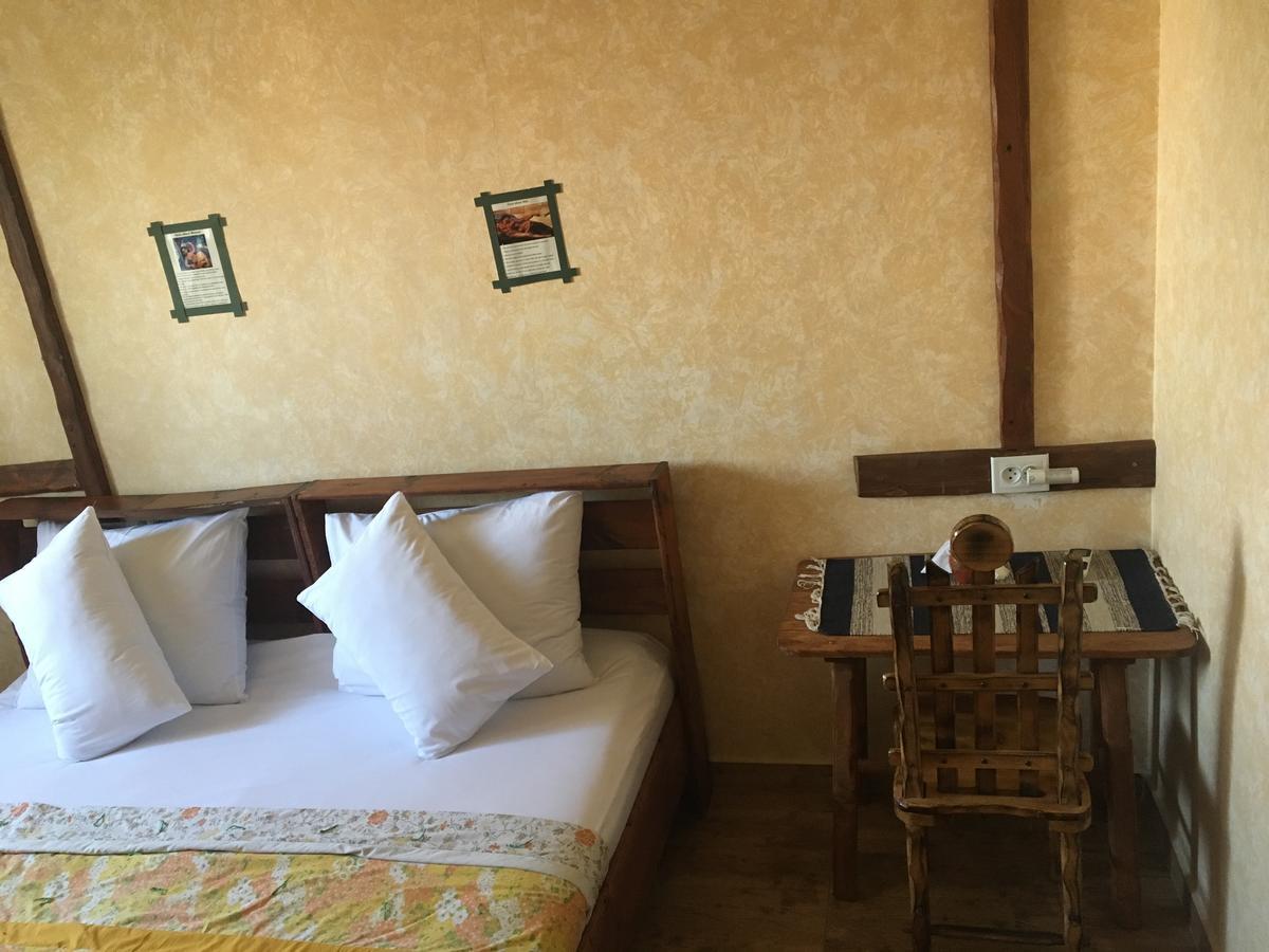 Machanents Art Hotel Vagharshapat Buitenkant foto