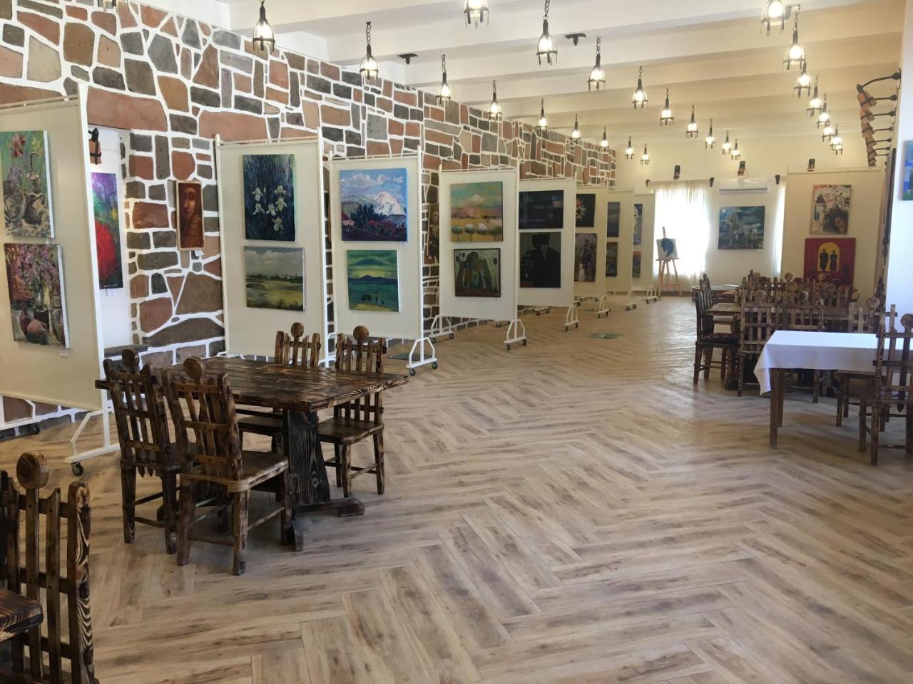 Machanents Art Hotel Vagharshapat Buitenkant foto