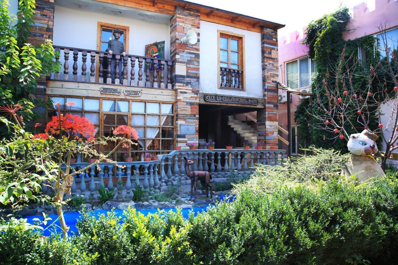 Machanents Art Hotel Vagharshapat Buitenkant foto